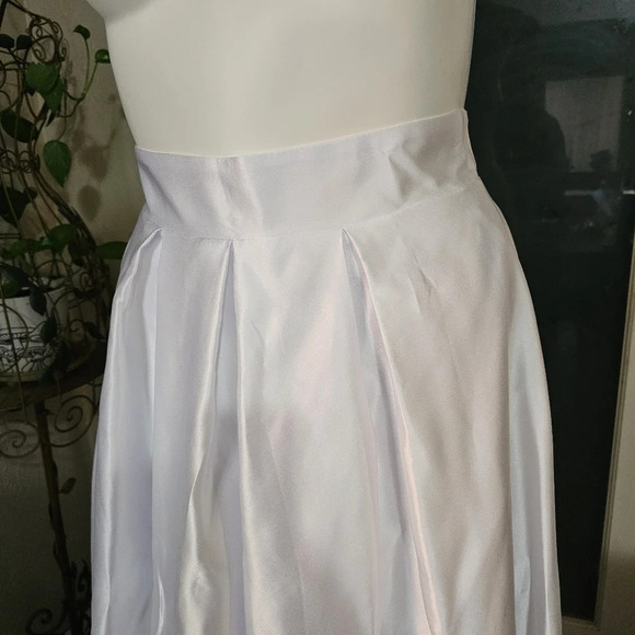 AMANDAS | NWOT White satin high low train wedding skirt size medium - Picture 3 of 8
